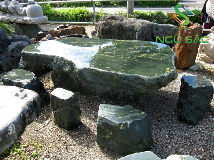 Bàn đá xanh sân vườn Nhật