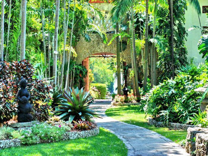 Vườn nhiệt đới mang đến không gian xanh mát